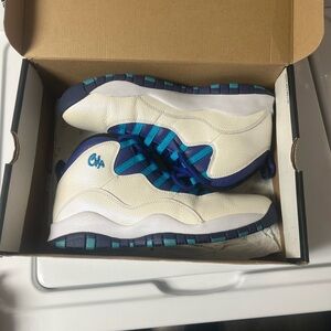 Charlotte Hornet 10s Retro Jordan